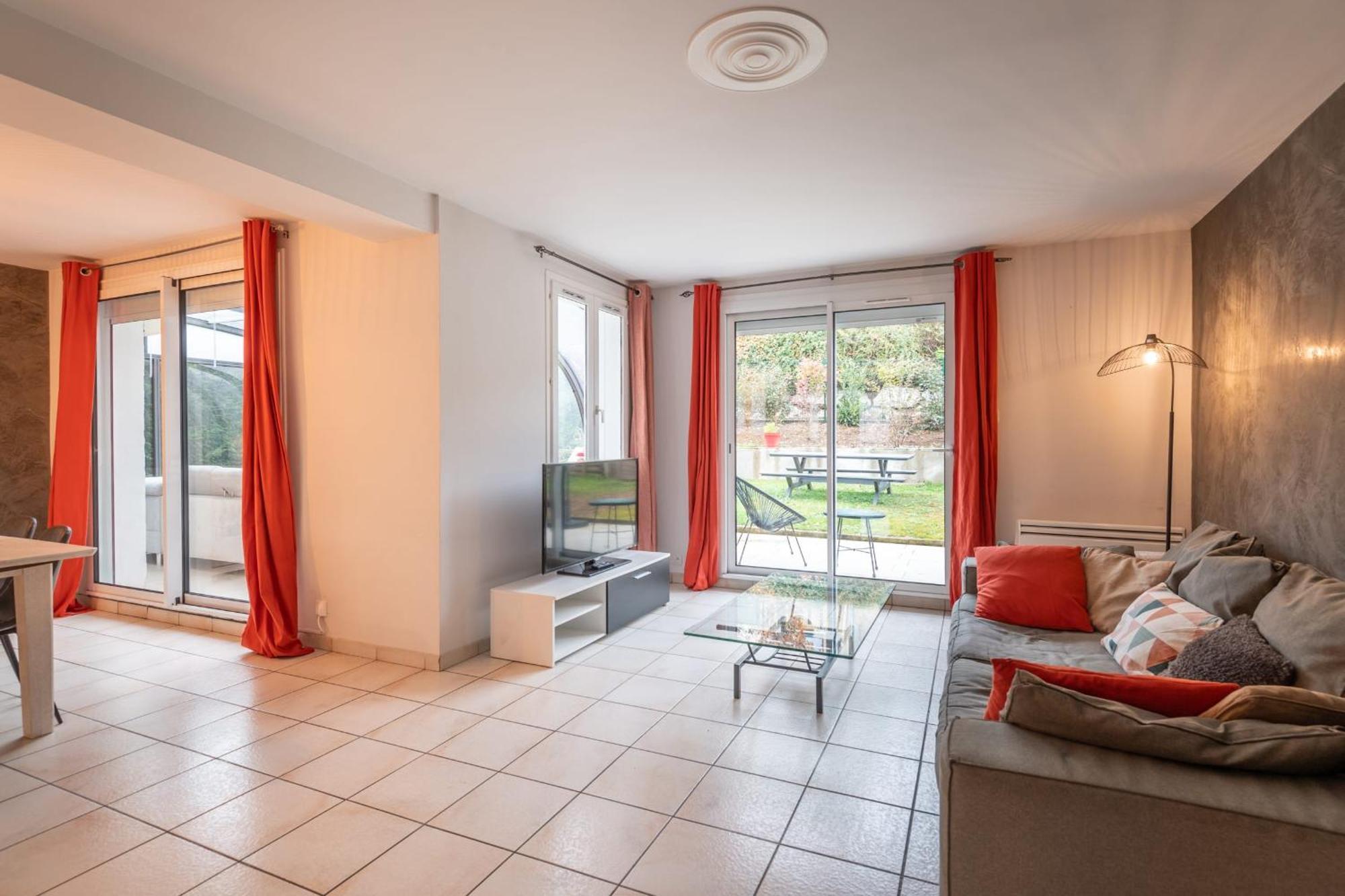 Alpiloc - Town House With Garden And Winter Lounge Villa Annecy Exterior photo